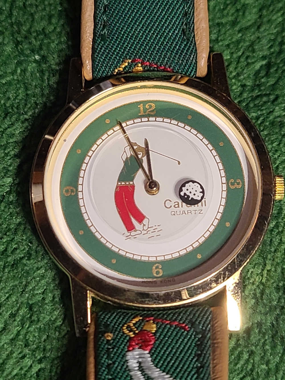 Green Golf-Themed Quartz Watch with Gold Accents